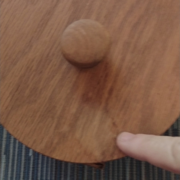 Longaberger small covered basket - Picture 5 of 5